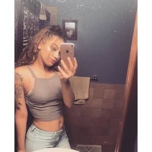 Meet your Posher, Layla nicole